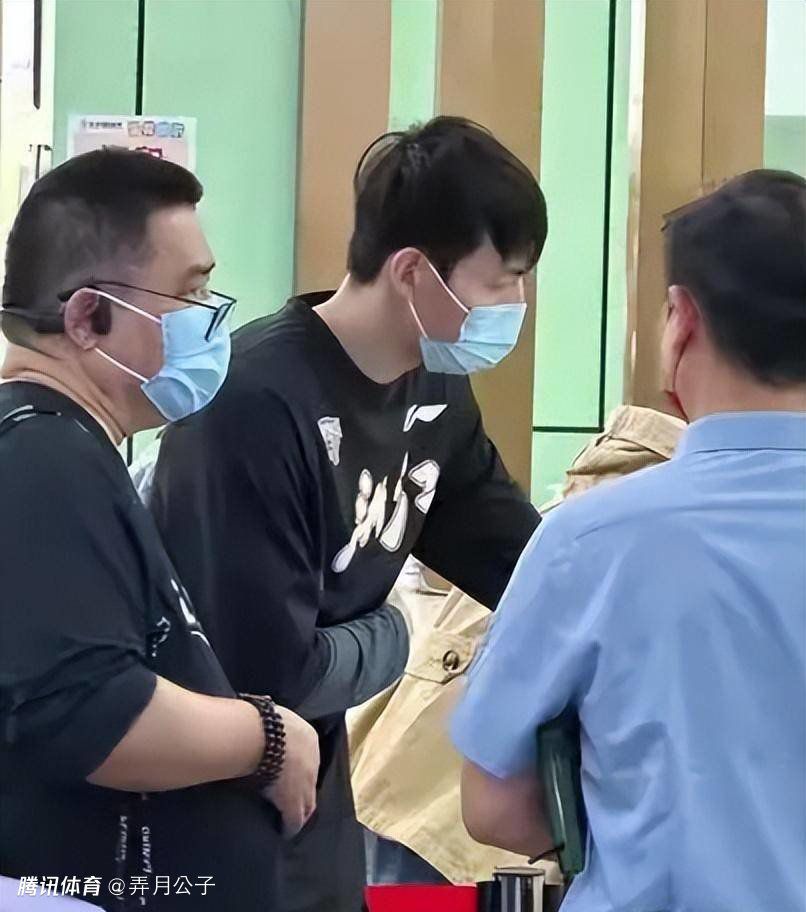 他认为:这是一部恐饰片，有很多曲折，这是我不会放弃的，但是我们也在片中加入了一些喜剧元素